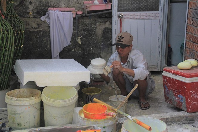 Nhìn gần các linh vật đường hoa Nguyễn Huệ trong giai đoạn tạo tác - ảnh 13