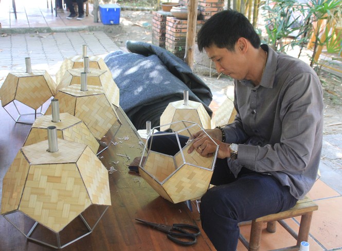 Nhìn gần các linh vật đường hoa Nguyễn Huệ trong giai đoạn tạo tác - ảnh 5