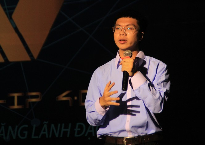 Nguyễn Thị Thùy Vy đoạt ngôi quán quân cuộc thi