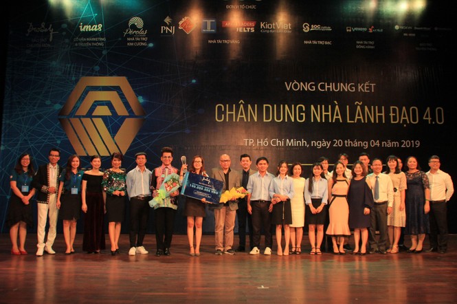 Nguyễn Thị Thùy Vy đoạt ngôi quán quân cuộc thi