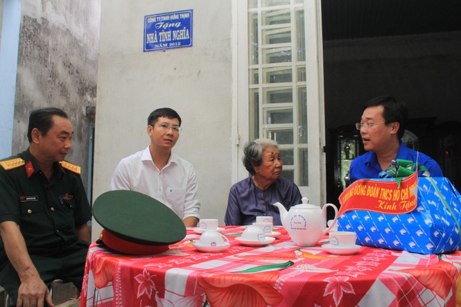 Bí thứ thứ nhất T.Ư Đoàn Lê Quốc Phong tri ân gia đình chính sách tỉnh Tây Ninh - ảnh 3