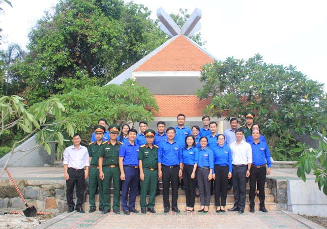 Bí thứ thứ nhất T.Ư Đoàn Lê Quốc Phong tri ân gia đình chính sách tỉnh Tây Ninh - ảnh 9