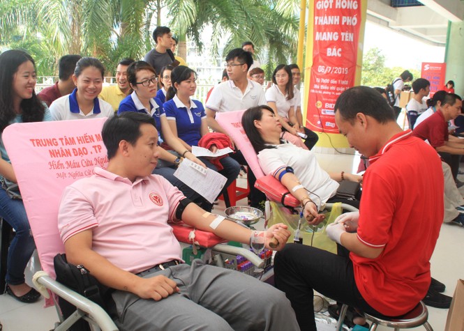 Nhờ nguồn hiến dồi dào, không phải huy động người nhà bệnh nhân hiến máu - ảnh 4
