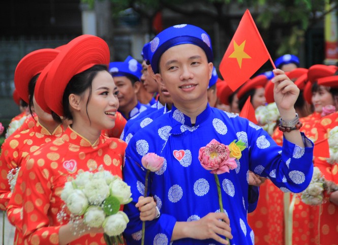 200 cô dâu chú rể tươi vui hạnh phúc trong đám cưới tập thể ngày Quốc khánh - ảnh 7