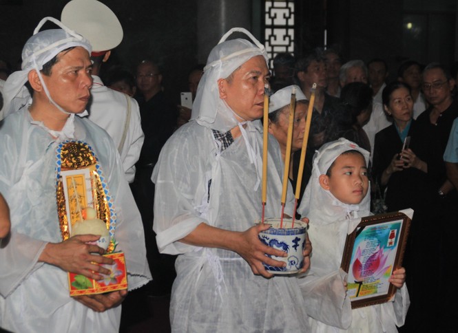 Tiễn đưa linh cữu ông Bảy A về quê nhà Lai Vung - ảnh 1