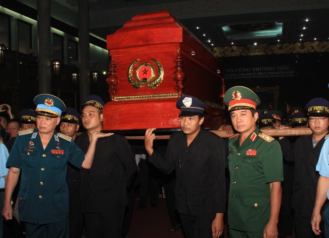 Tiễn đưa linh cữu ông Bảy A về quê nhà Lai Vung - ảnh 2