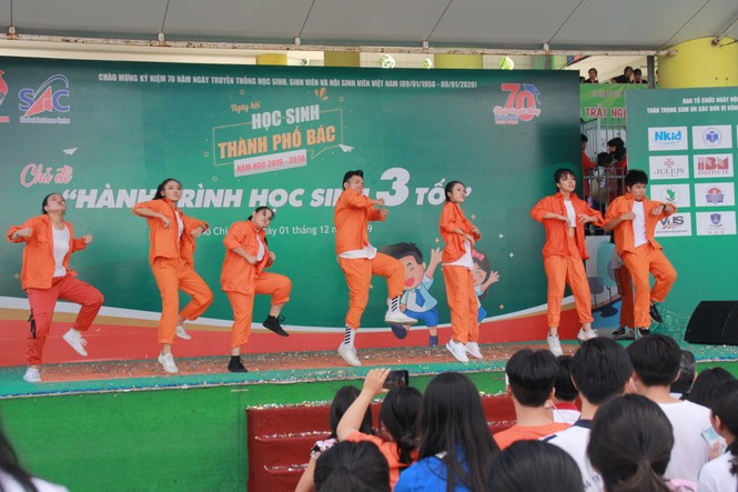 Xem hàng trăm học sinh Sài Gòn bùng nổ, trẻ trung trong các vũ điệu hiện đại - ảnh 7
