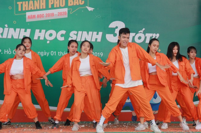 Xem hàng trăm học sinh Sài Gòn bùng nổ, trẻ trung trong các vũ điệu hiện đại - ảnh 8
