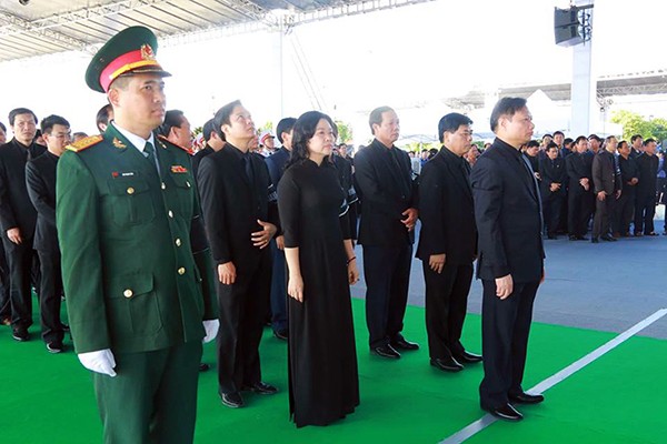 Người dân quê nhà viếng Chủ tịch nước Trần Đại Quang - ảnh 5