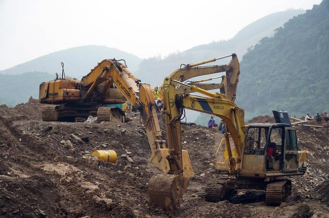 Cận cảnh nơi 1 trong 2 nạn nhân tử nạn tại bãi vàng trái phép - ảnh 8