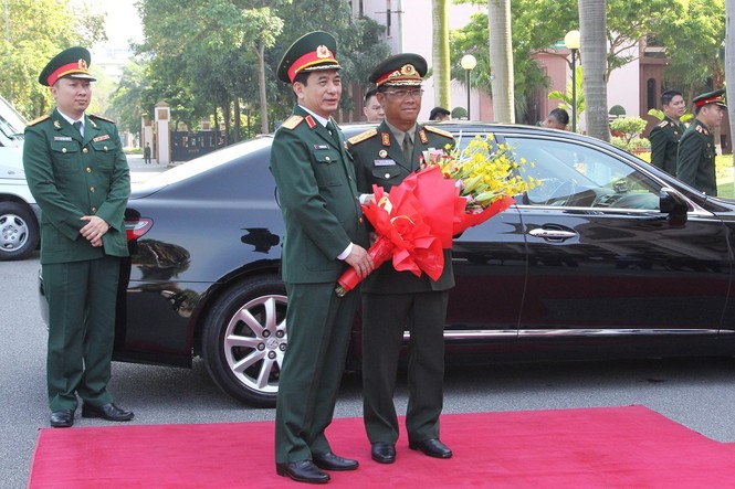 Hội đàm quân sự cấp cao Việt - Lào - ảnh 1