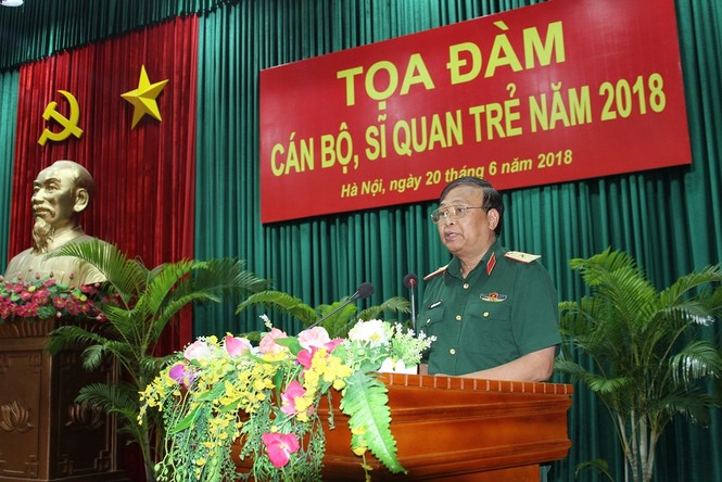 Sĩ quan trẻ kiên định, xung kích - ảnh 1