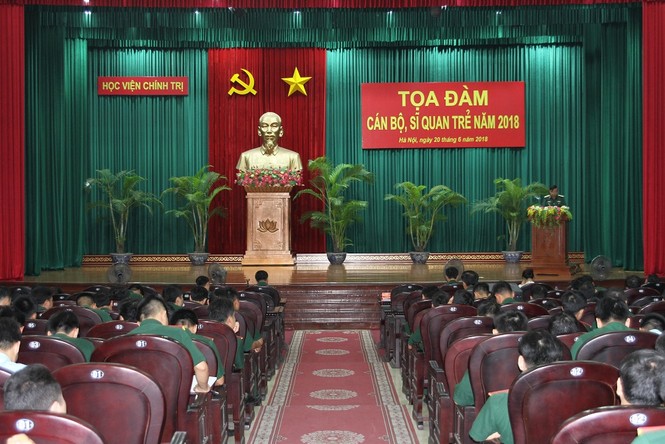 Sĩ quan trẻ kiên định, xung kích - ảnh 2