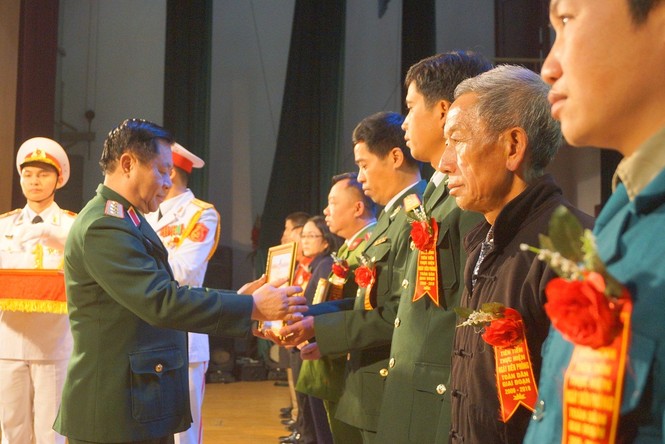 Chủ tịch Quốc hội: 'Biên cương Tổ quốc là bất khả xâm phạm' - ảnh 4