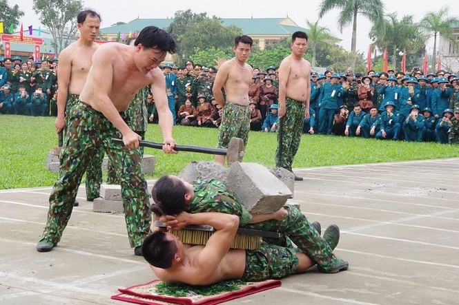 Đại đội Trinh sát 20 và đặc nhiệm Biên phòng đua tài võ nghệ, khí công - ảnh 2