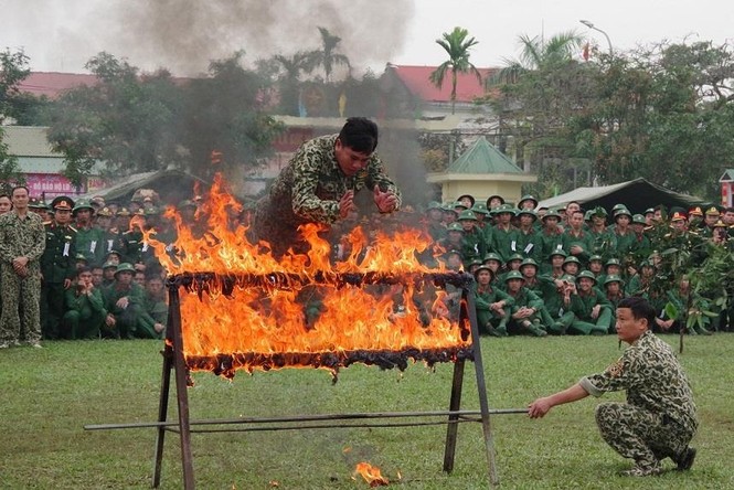 Đại đội Trinh sát 20 và đặc nhiệm Biên phòng đua tài võ nghệ, khí công - ảnh 8