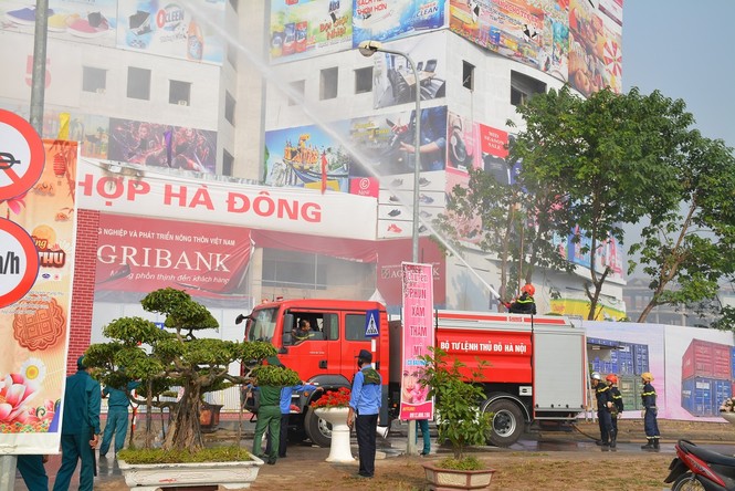 Hà Nội diễn tập phòng thủ dân sự, ứng phó sự cố hóa chất độc hại - ảnh 4