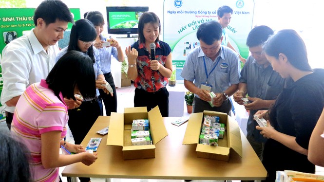 Vinamilk tổ chức ngày hội môi trường: “Đổi vỏ hộp sữa lấy cây xanh” - ảnh 2