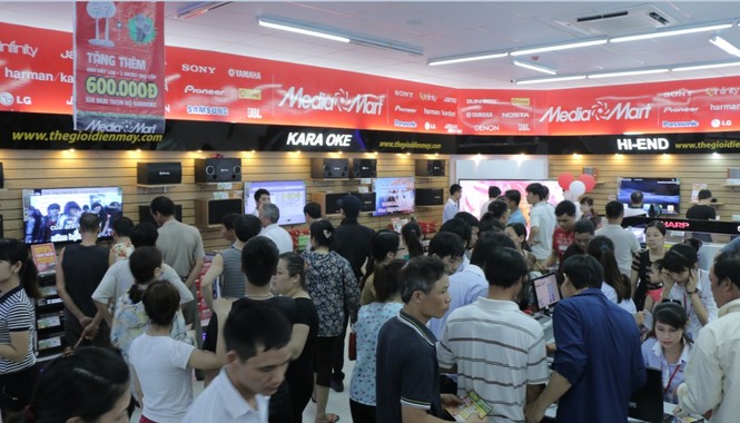 Biển người chờ khai trương đại siêu thị Media Mart Hưng Yên - ảnh 13