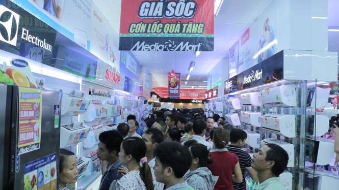 Biển người chờ khai trương đại siêu thị Media Mart Hưng Yên - ảnh 3