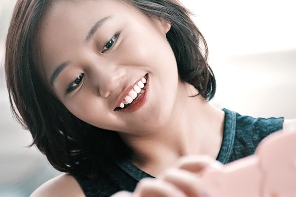 Văn Mai Hương trẻ trung, nhí nhảnh trong MV mới - ảnh 12