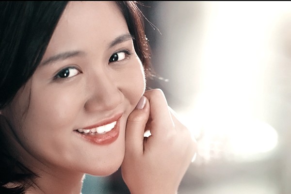 Văn Mai Hương trẻ trung, nhí nhảnh trong MV mới - ảnh 9