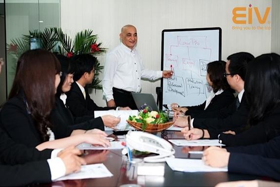 5 nguyên tắc tìm giáo viên dạy tiếng Anh cho công ty - ảnh 1