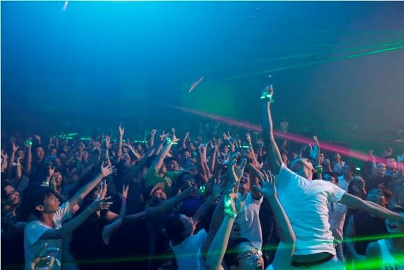 Khán giả bia Heineken cuồng nhiệt cùng DJ quốc tế - ảnh 7