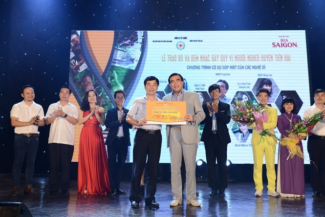 Bia Sài Gòn tặng bò tại Thái Bình - ảnh 9