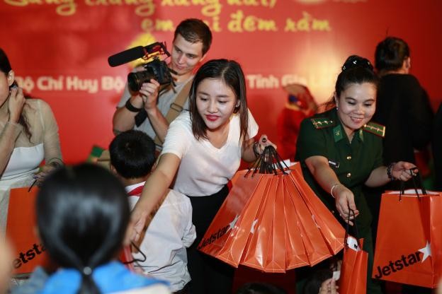 Trung thu ấm áp cho trẻ em vùng núi Gia Lai - ảnh 5