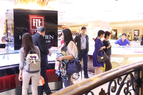 Black Friday Sale 2016: Ngày vàng mua hàng đẳng cấp tại Tràng Tiền Plaza - ảnh 3