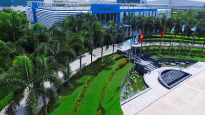 Khám phá dây chuyền sản xuất của thương hiệu sữa số 1 Việt Nam - ảnh 1