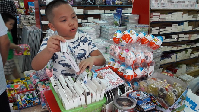Nhà sách Tiền Phong đón hàng trăm lượt khách mỗi ngày dịp 1/6 - ảnh 5