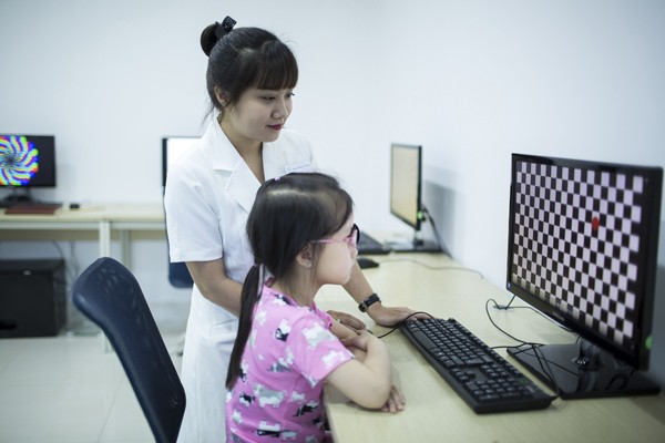 Khám mắt theo quy chuẩn Quốc tế - ảnh 2