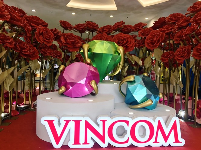 Vincom tôn vinh phụ nữ Việt với Kim Cương và hoa hồng - ảnh 2