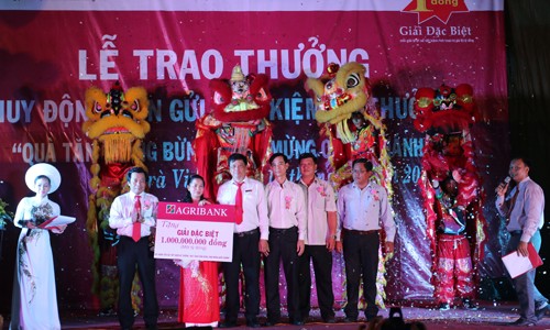Agribank trao giải Đặc biệt thứ nhất đợt huy động Tiết kiệm dự thưởng - ảnh 1