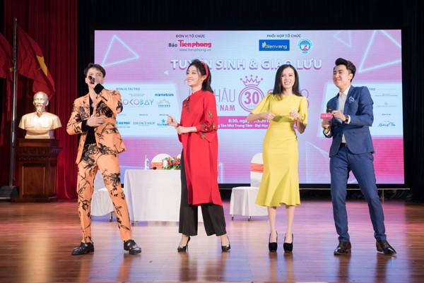 Jun nắm tay Hoa hậu thì S.T cũng “thả thính” nhẹ với Á hậu - ảnh 10