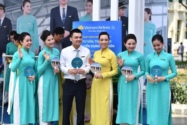 Không gian Vietnam Airlines - Sôi động các chương trình văn hóa - ảnh 4