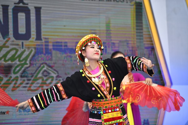 Không gian Vietnam Airlines - Sôi động các chương trình văn hóa - ảnh 7