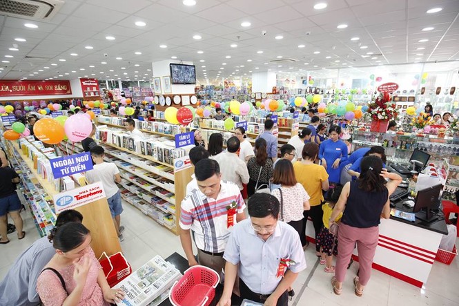 Khai trương Nhà sách Tiền Phong lớn nhất hệ thống Hà Nội - ảnh 6