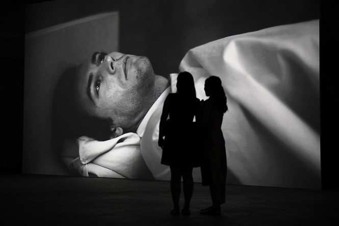 Video art của Hiraki Sawa: Lời gọi mời khó cưỡng từ cõi siêu thực - ảnh 10
