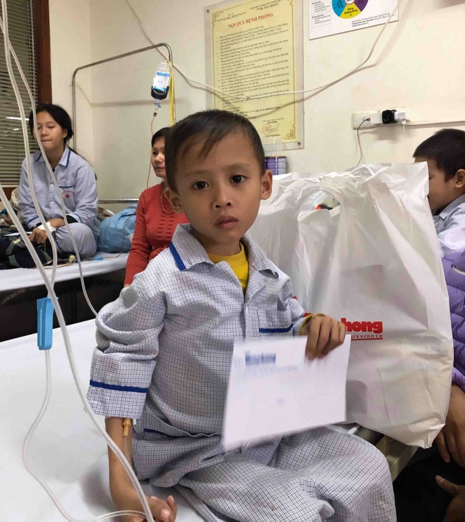 Chủ nhật Đỏ tặng quà bệnh nhi Viện huyết học truyền máu T.Ư - ảnh 8