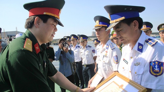 Thuyền trưởng thép trong 'lá chắn' Hoàng Sa - ảnh 1
