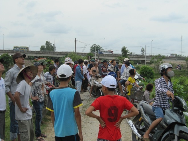Đi chăn vịt, thấy thi thể cháy đen trên cột điện cao thế - ảnh 1