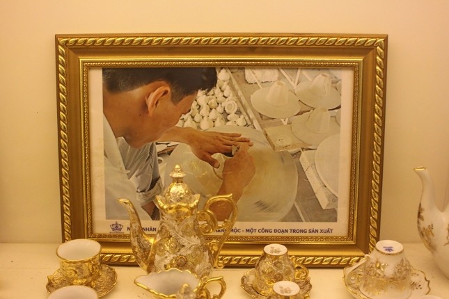 Cận cảnh lâu đài sứ vẽ bằng vàng tuyệt đẹp của đại gia Việt - ảnh 6