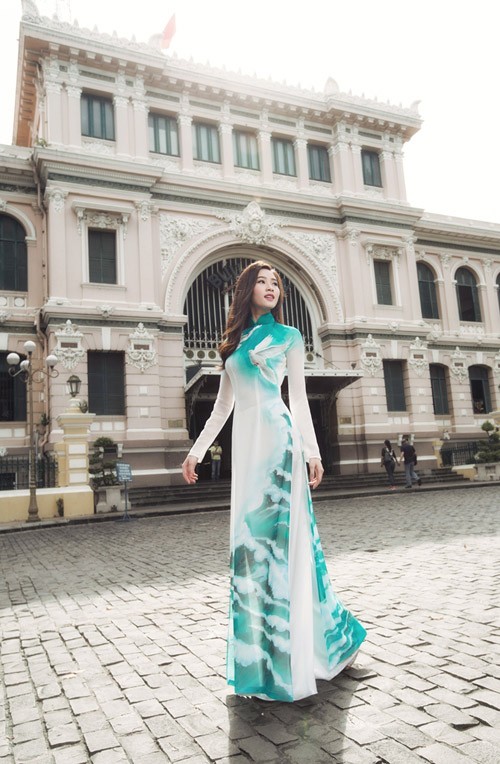 Đặng Thu Thảo tha thướt áo dài trên phố - ảnh 1