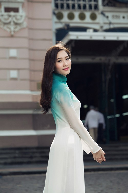 Đặng Thu Thảo tha thướt áo dài trên phố - ảnh 3