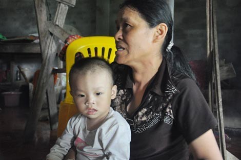 Cậu bé bị bỏ rơi nơi hang đá mang tiếng là ma rừng - ảnh 1