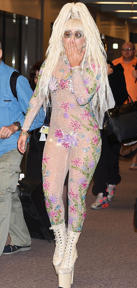Lady Gaga mặc sốc tại Nhật Bản - ảnh 6