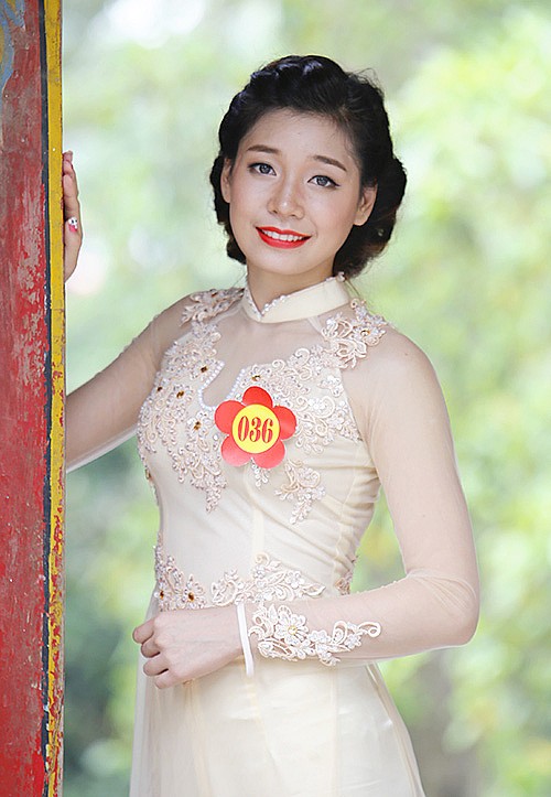 Người đẹp tạo dáng trên đỉnh núi Tây Thiên - ảnh 15